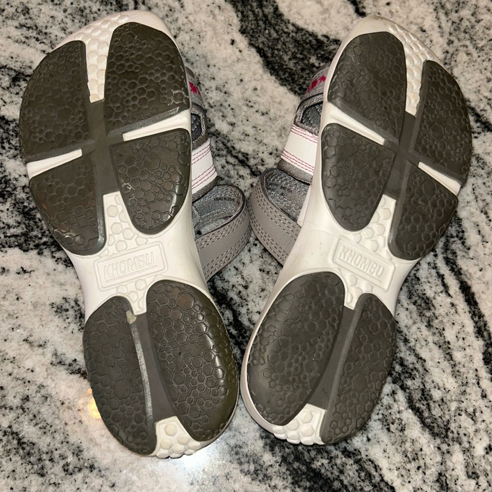 Khombu sandals size 7 - Picture 5 of 6